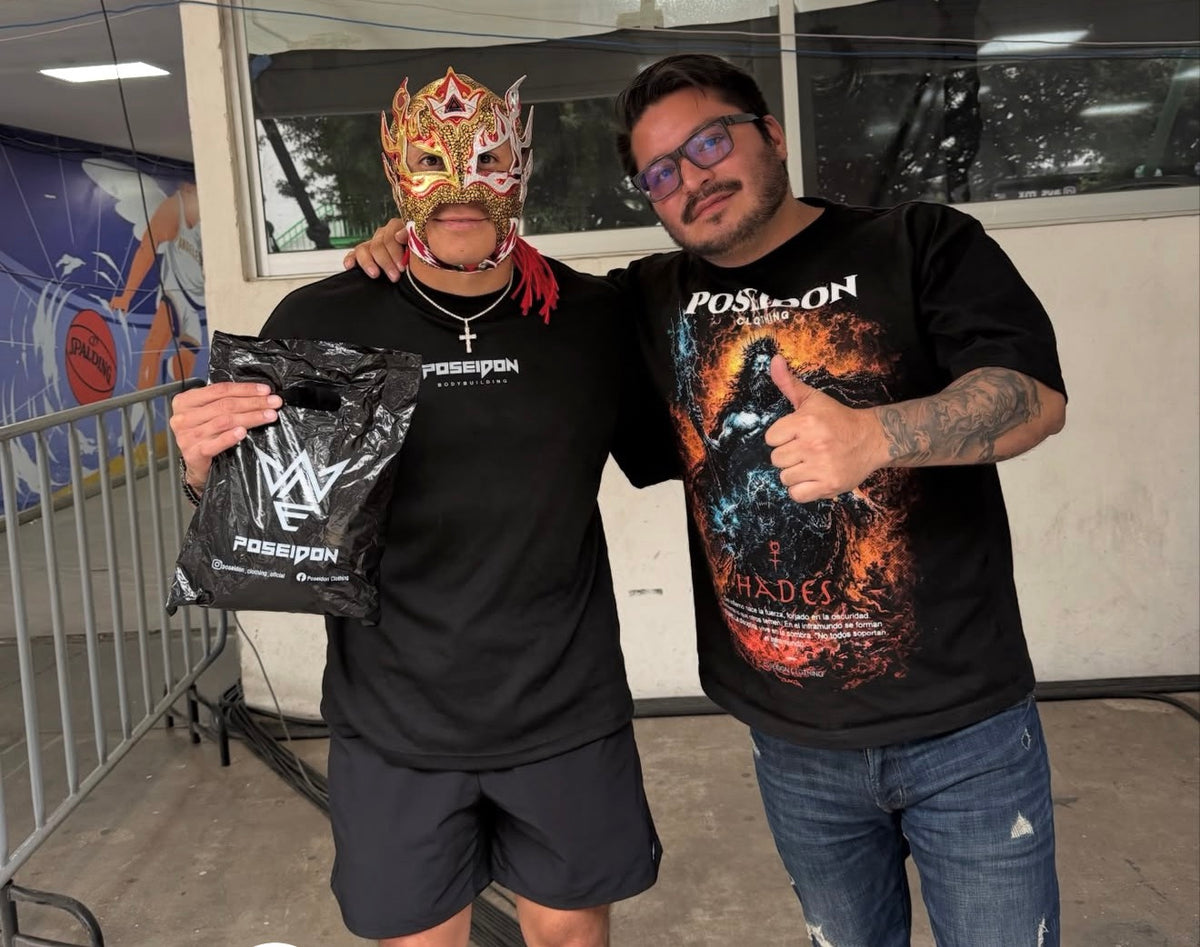 Poseidon Clothing con Rey Fénix